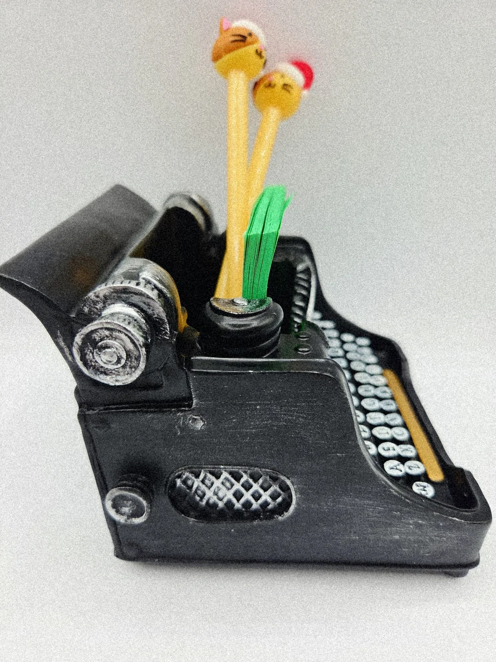 Black Retro Typewriter Pencil Holder